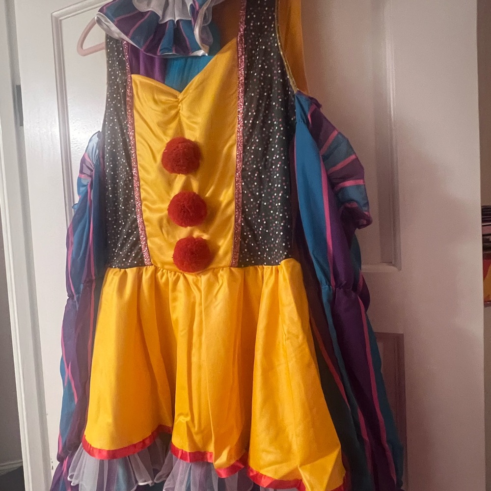 Pennywise IT Costume - Brand New